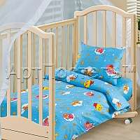 Детское постельное белье на резинке в кроватку Облачко синее